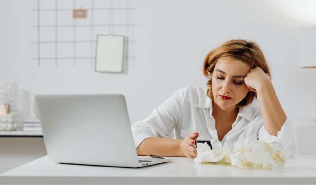 Bajas médicas y vacaciones: ¿qué pasa si enfermas antes o durante tus días libres?